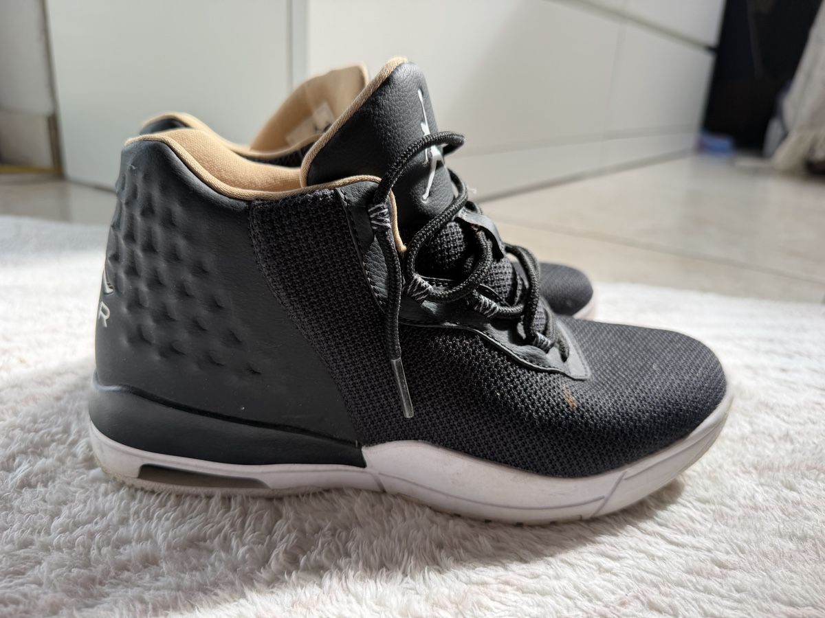 Jordan Scarpe da uomo: Jordan Turnschuhe Schwarz Grösse 38 Gebrauchs – Usato da Mellingen venduto da laal888