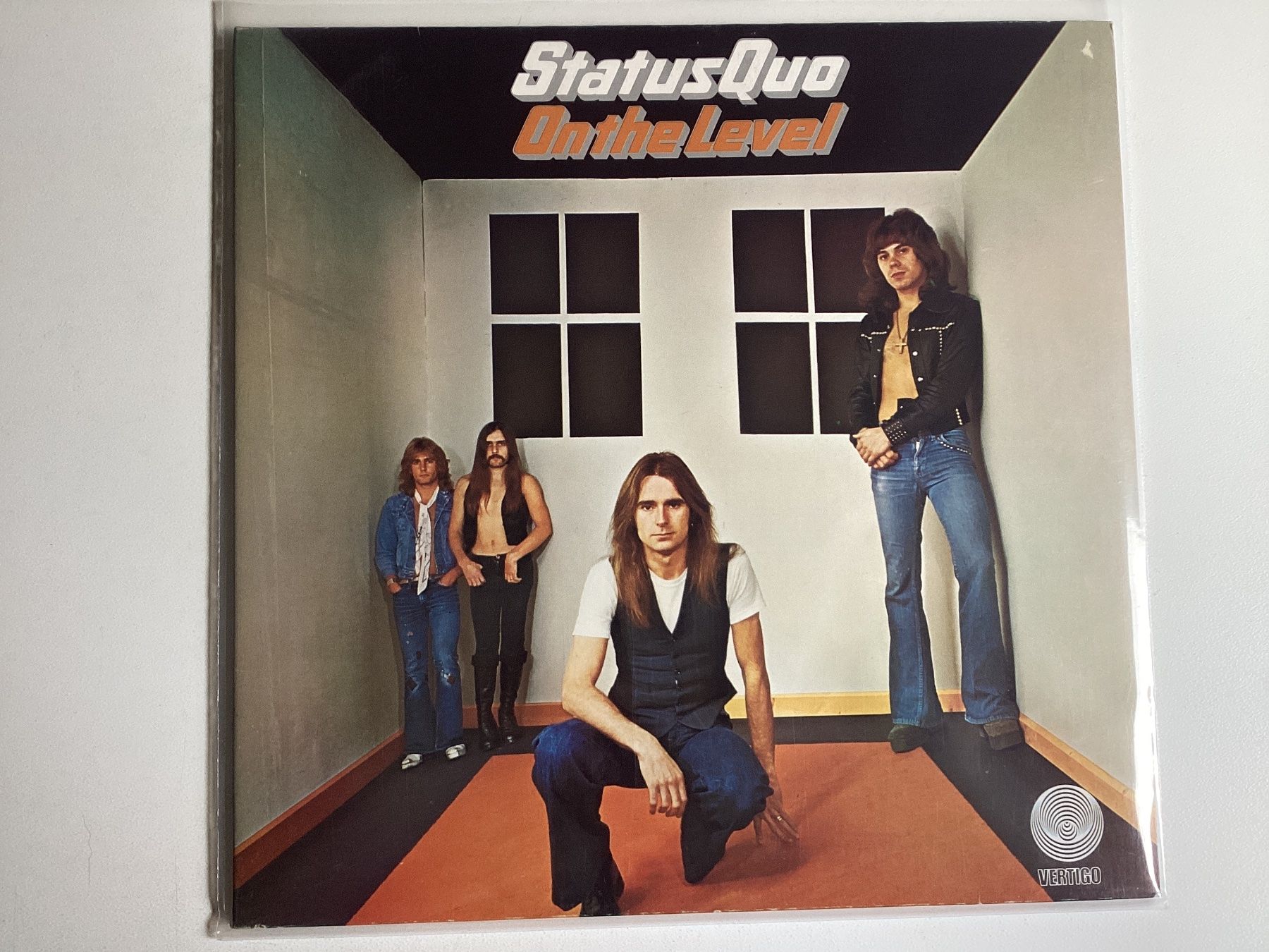 Dischi in vinile: Status Quo LP - On The Level – Usato da Gutenswil venduto da Hamzian