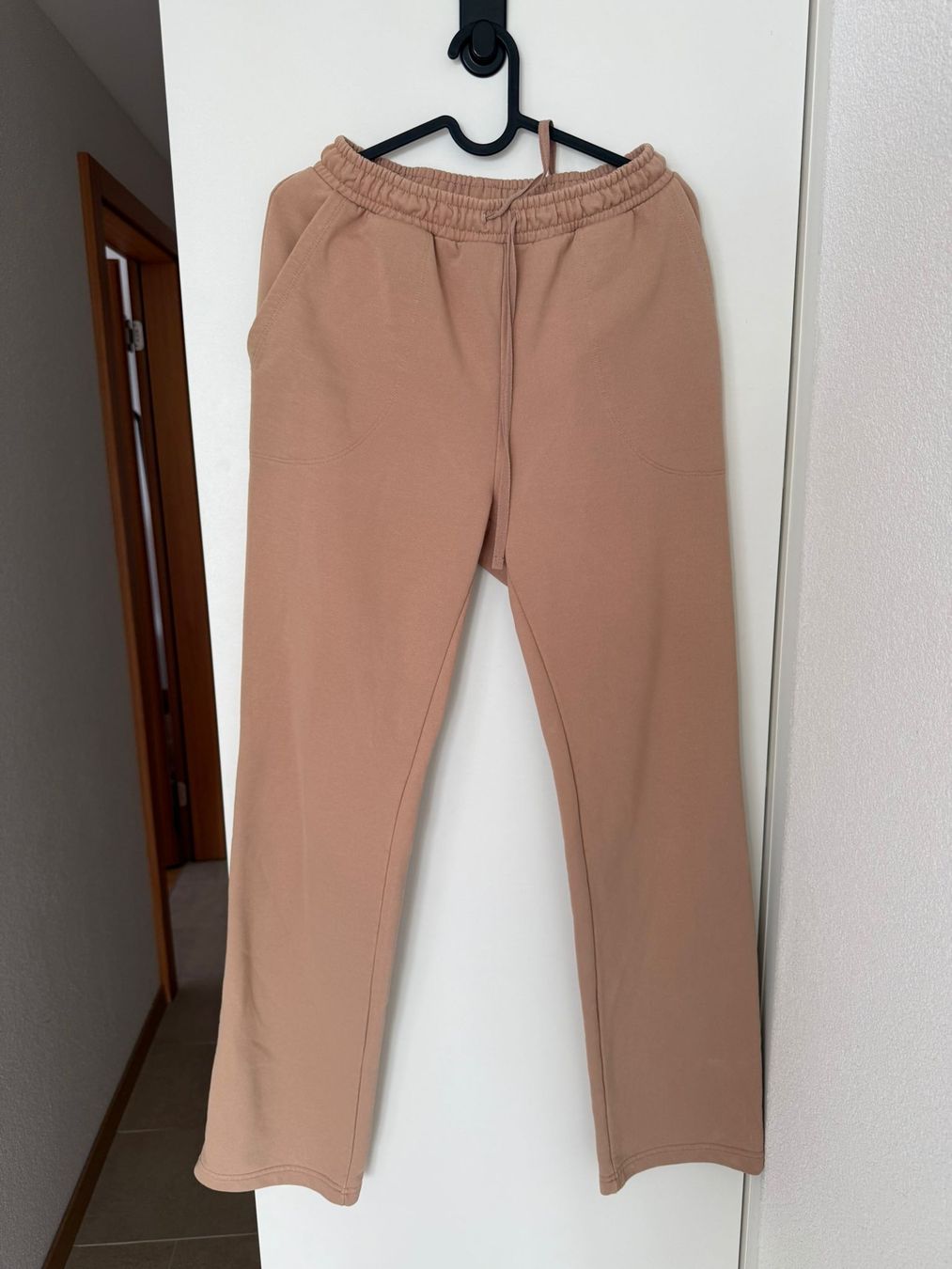 Anzüge & Kostüme: Damen Jogginganzug in Beige, Grösse S – Gebraucht aus Lausanne von oneroi 1