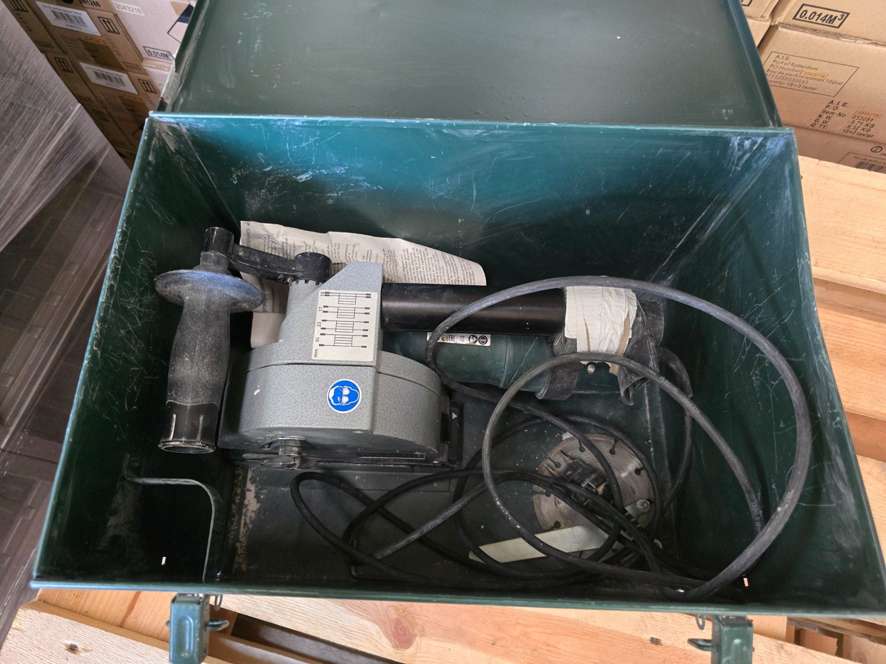 Metabo Tutti gli attrezzi: Profi Metabo MFE 30 Mauernutfräse mit Koffer ab 1.- – Usato da KRINAU venduto da Mio_Liqstyle 9