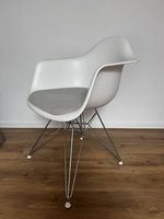 Vitra Designklassiker Stuhl weiss gebraucht guter Zustand