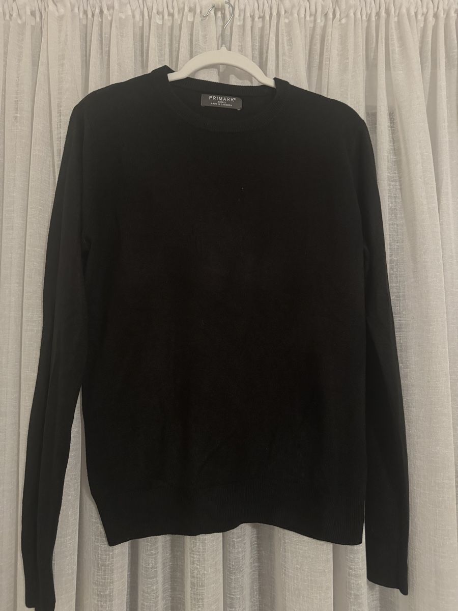 Primark Lotti di vestiti: Pullover Set, Top Zustand, Gr. S, Grau und Schwarz – Usato da Neuenegg venduto da mel_5pnq 1