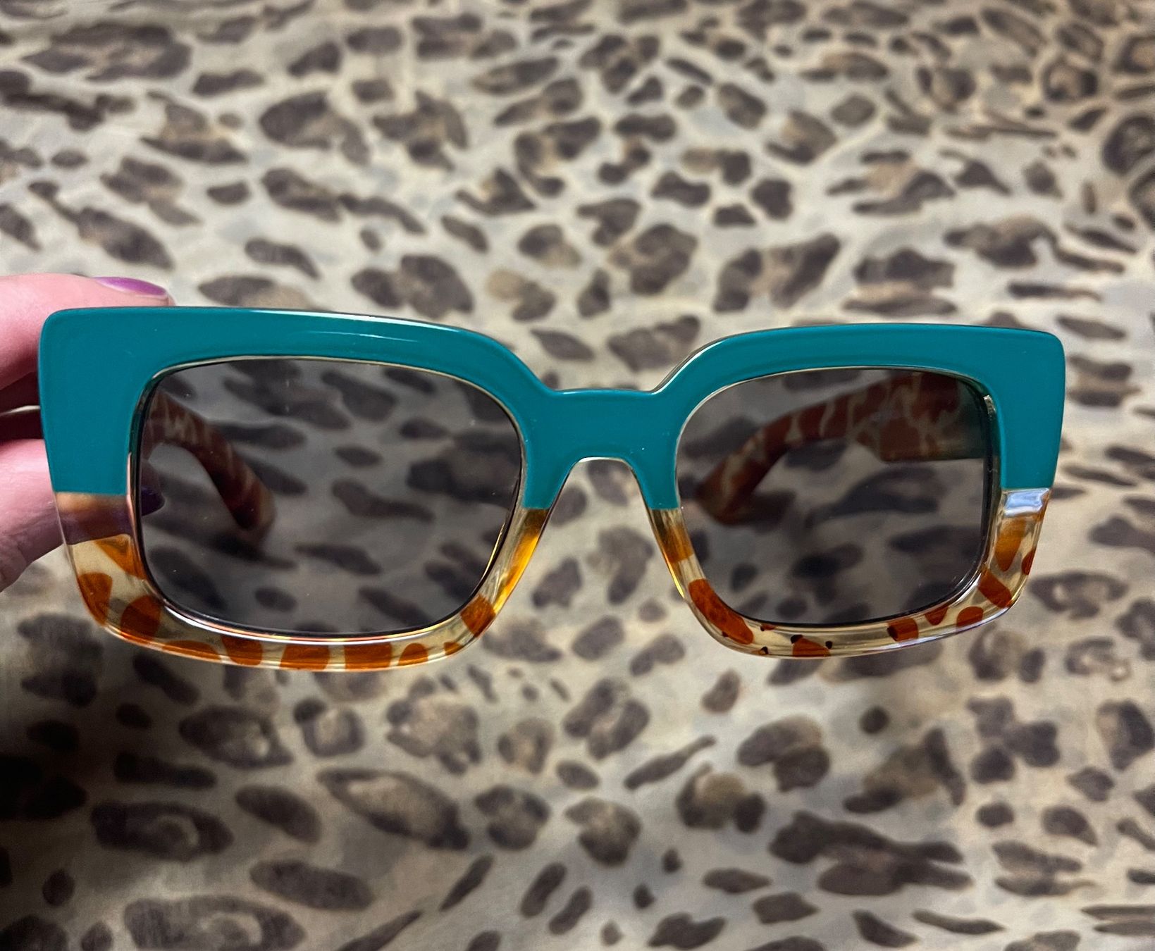 Occhiali & Lenti: Occhiali da sole con print leopardo-chic e eleganti – Nuovo (secondo la descrizione) da Gordevio venduto da LanaZimm 2