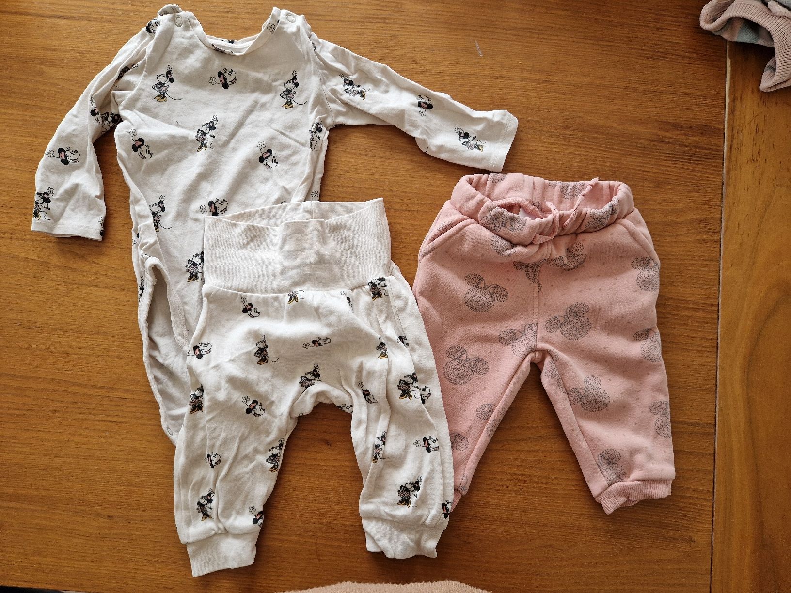 Lotti & Set di vestiti: Kleiderpaket minni maus – Usato da Steffisburg venduto da Nydegger1