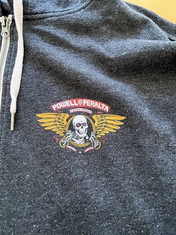 Pullover & Sweatshirts: Powell Peralta Winged Ripper Zip Hoodie-Bones Brigade – Gebraucht aus Beckenried von Chris_Miguel 1