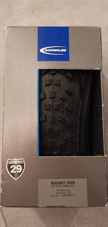 Pneus & Roues: Pneu Schwalbe 29"x2.25 – D'occasion à Botterens par laurey38
