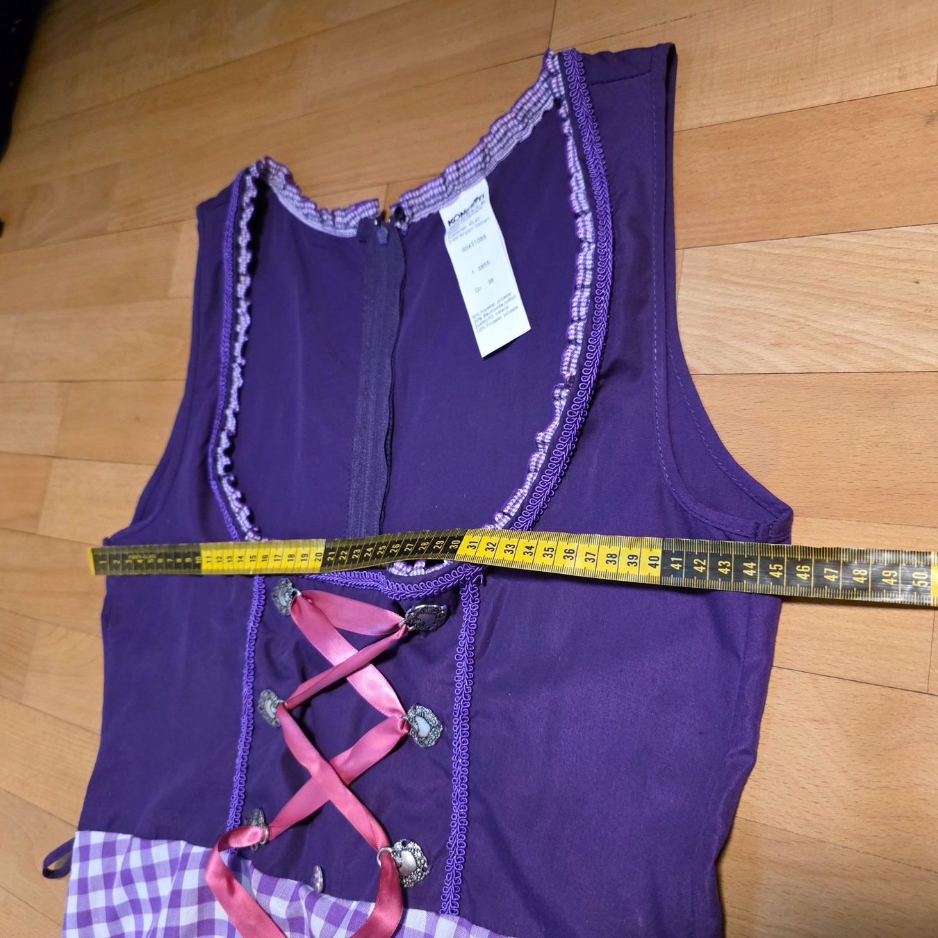Costumi: Dirndl Gr. 38/40 lila-pink Konfetti Modelle – Usato da Wald ZH venduto da CapLux 2