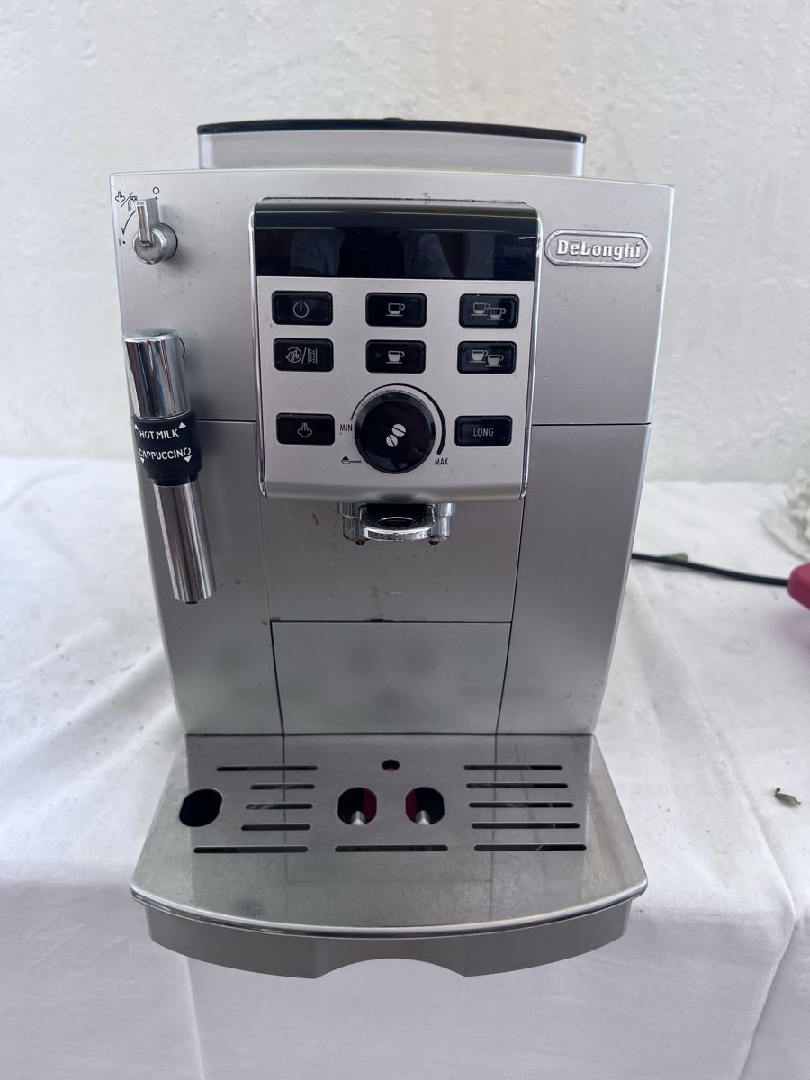 De'Longhi Macchine per caffè & Macchine per espresso: Kaffeevollautomat DeLonghi  – Usato da Glattfelden venduto da brockischweiz