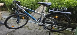 Mountainbike. Perfekt für Fahrten auf Gelände und Strasse