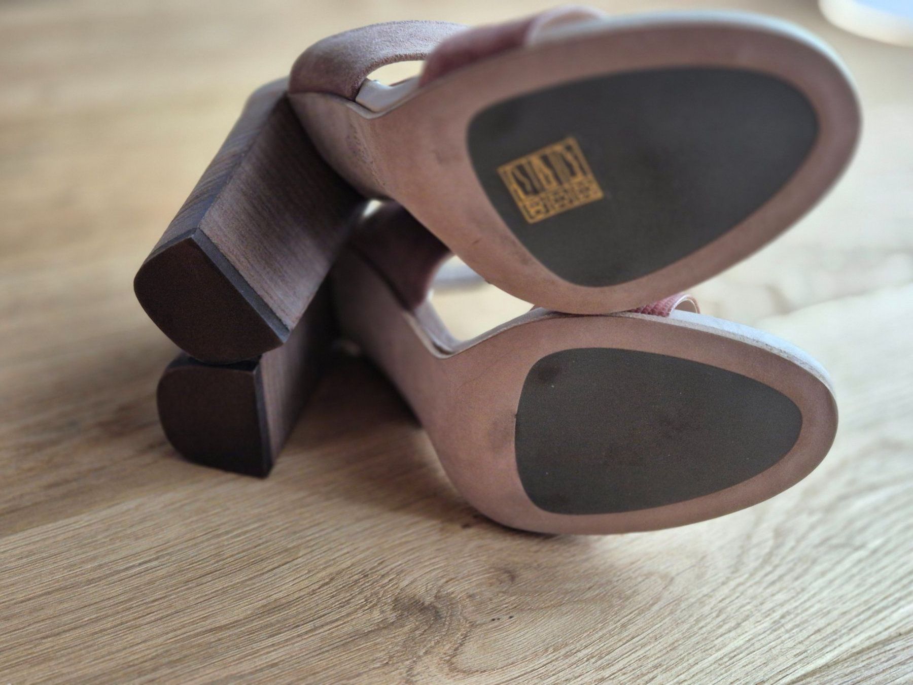 Brunello Cucinelli Scarpe da donna: BRUNELLO CUCINELLI snake print leather sandals P.38 – Nuovo e nell'imballaggio originale da Satigny venduto da Helene2014 5