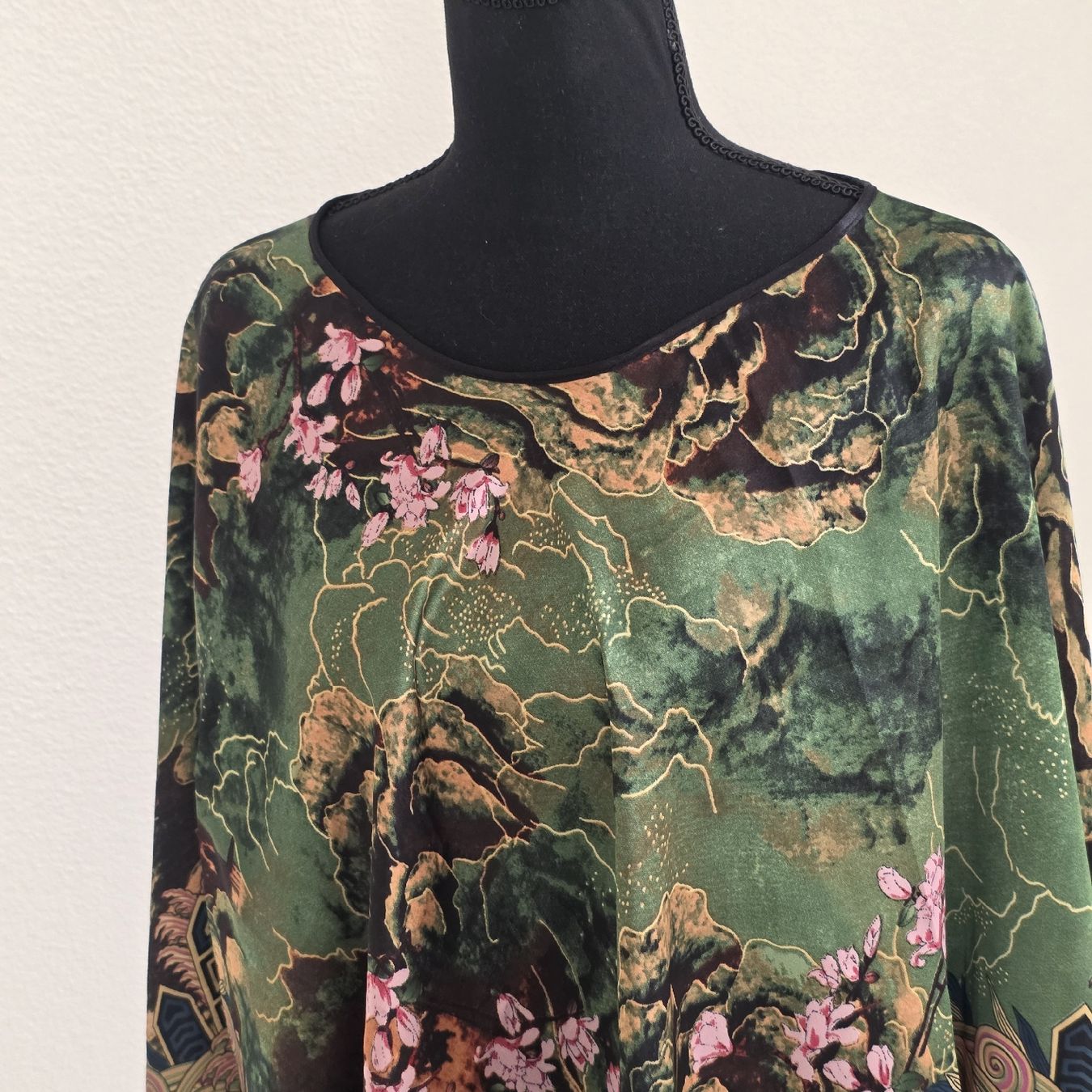 Bolero: Damen Poncho mit Print Grösse Universal Neu – Nuovo (secondo la descrizione) da Rheinsulz venduto da Gilea 1