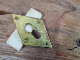 1 antike Möbel Schlüssel Rosette, Messing (3617#MBS3)