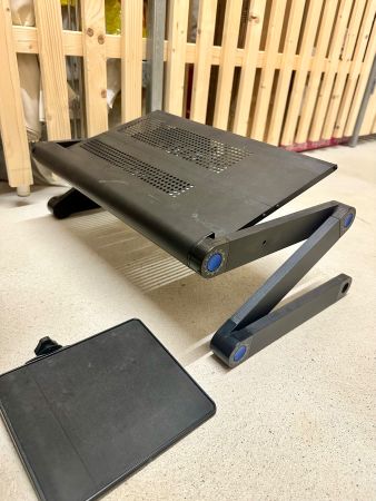 Verstellbarer Laptop-Tisch - Ideal fürs Homeoffice!