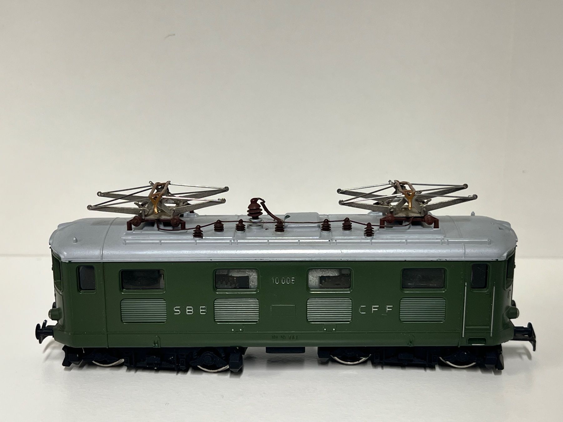 Kleinbahn Modellini di ferrovie: KLEINBAHN  SBB Re 4/4 10005 – Usato da Geroldswil venduto da TopTrain54