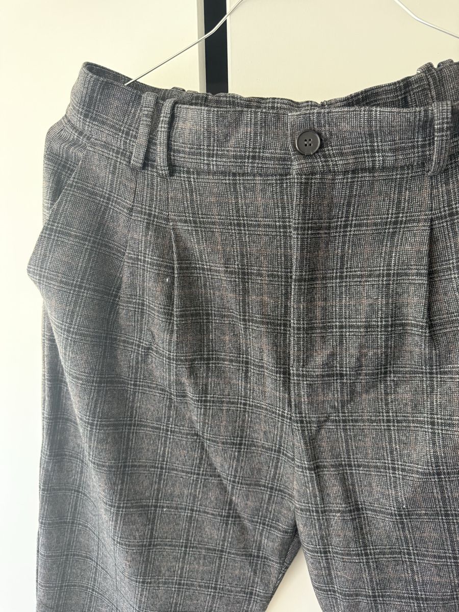 Zara Pantaloni: Hose von Zara – Usato da Zürich venduto da jad_9d2n 1