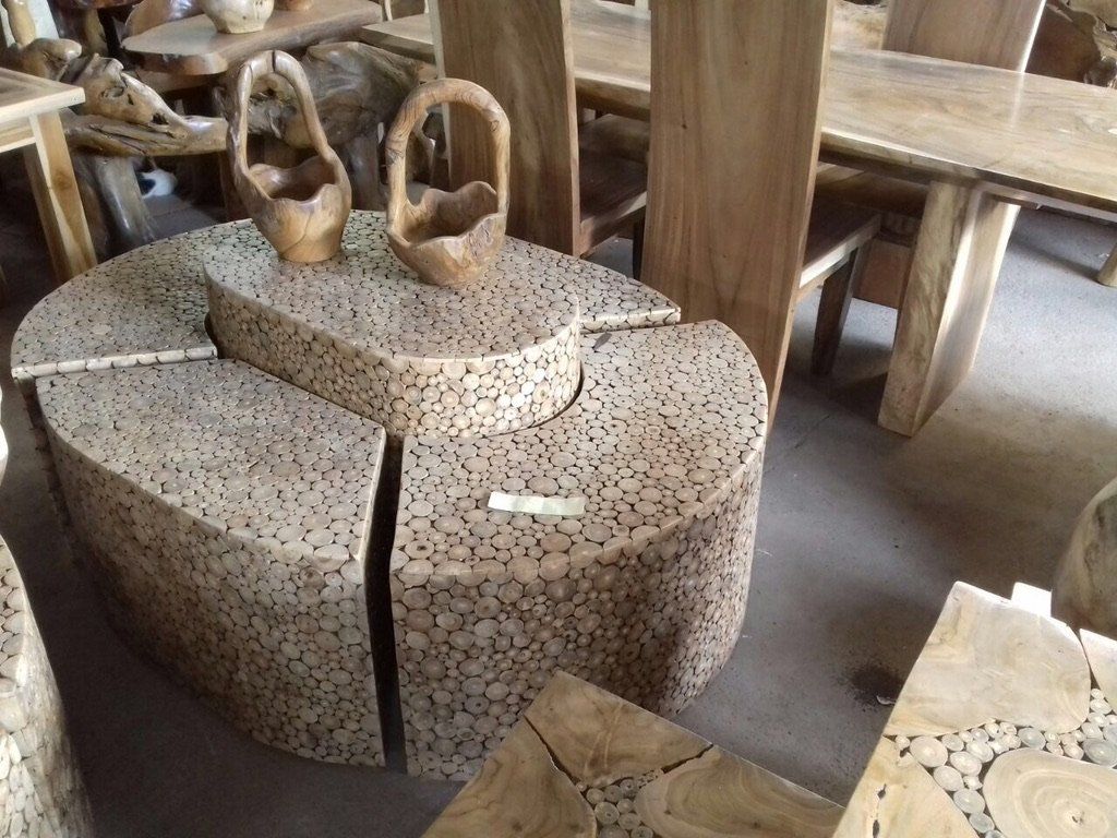 Tischset: Tisch Set mit 4 Hocker / Bänken Wohnzimmertisch Couchtisch – Neu und originalverpackt aus Daisendorf von Wohn-Kult 2