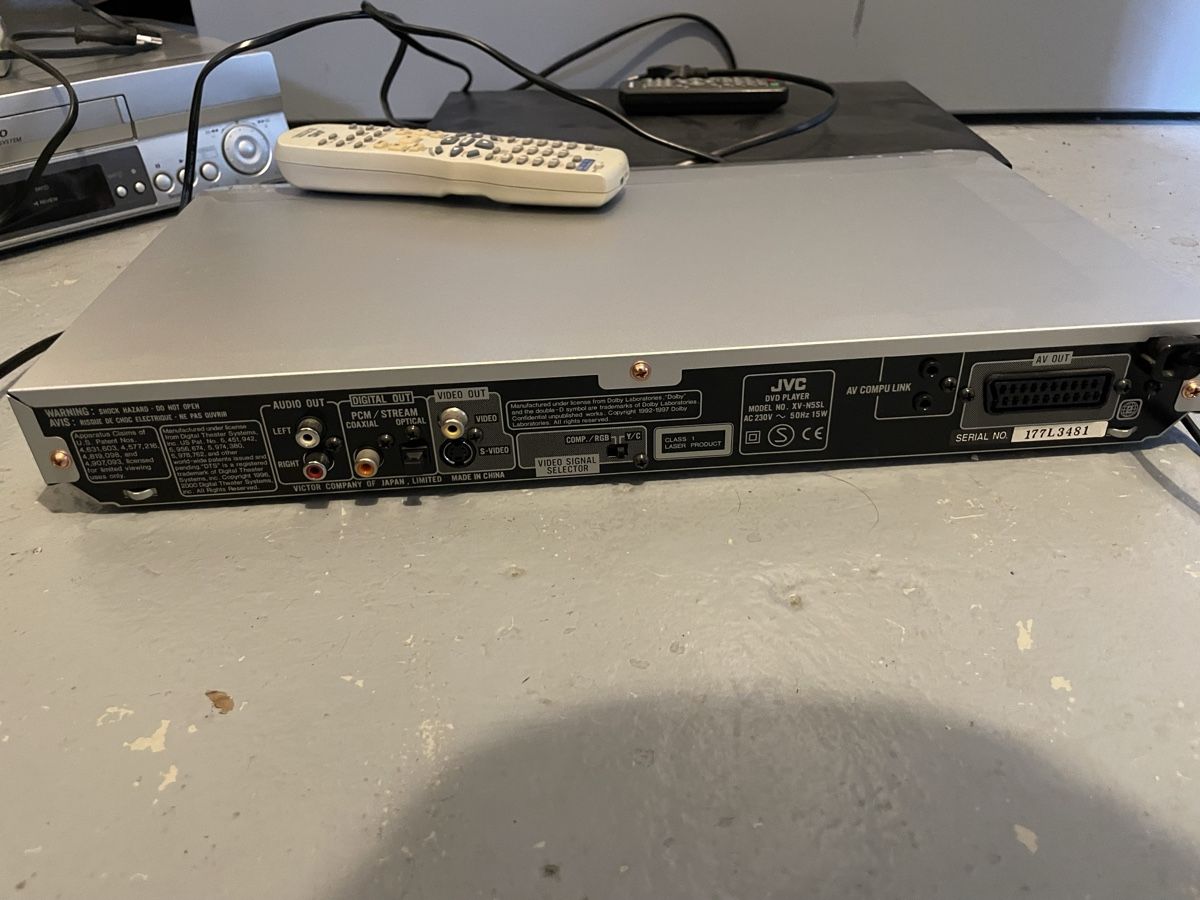 JVC Multimediaplayer & Streamer: JVC DVD Player mit Fernbedienung – Gebraucht aus St. Gallen von luisel96 1