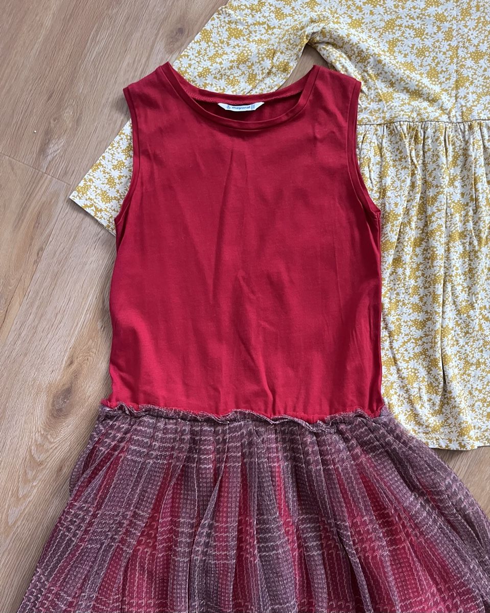 Lotti & Set di vestiti: Hübsche Mädchenkleider Gr. 122/128 – Nuovo (secondo la descrizione) da Kradolf venduto da AlexiaEugster 1