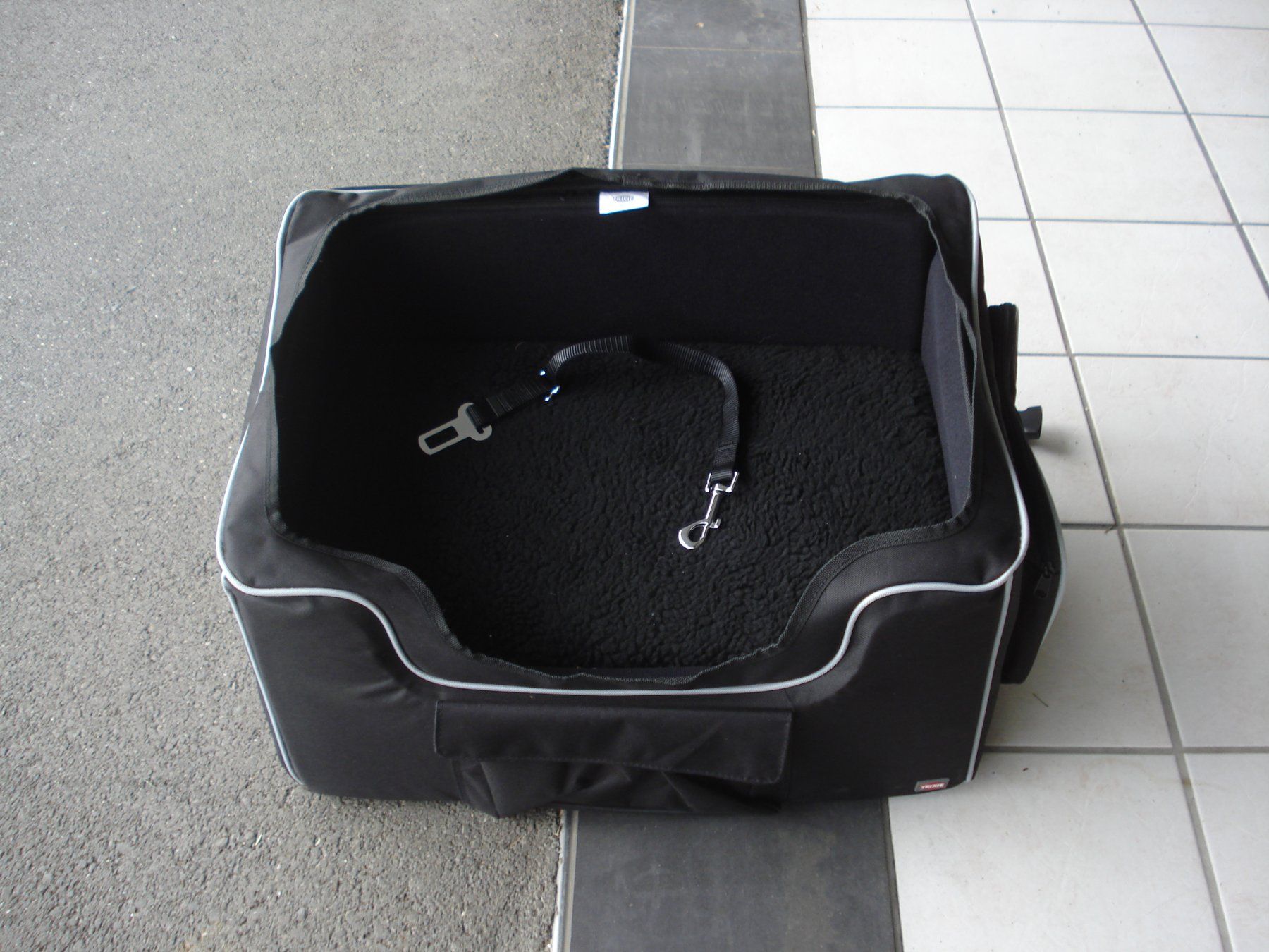 Trixie Cucce & Letti: hochwertige Hundetransportbox – Nuovo e nell'imballaggio originale da Au SG venduto da beanpasa