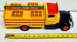 Coca-Cola Truck mit nur 4 Kisten