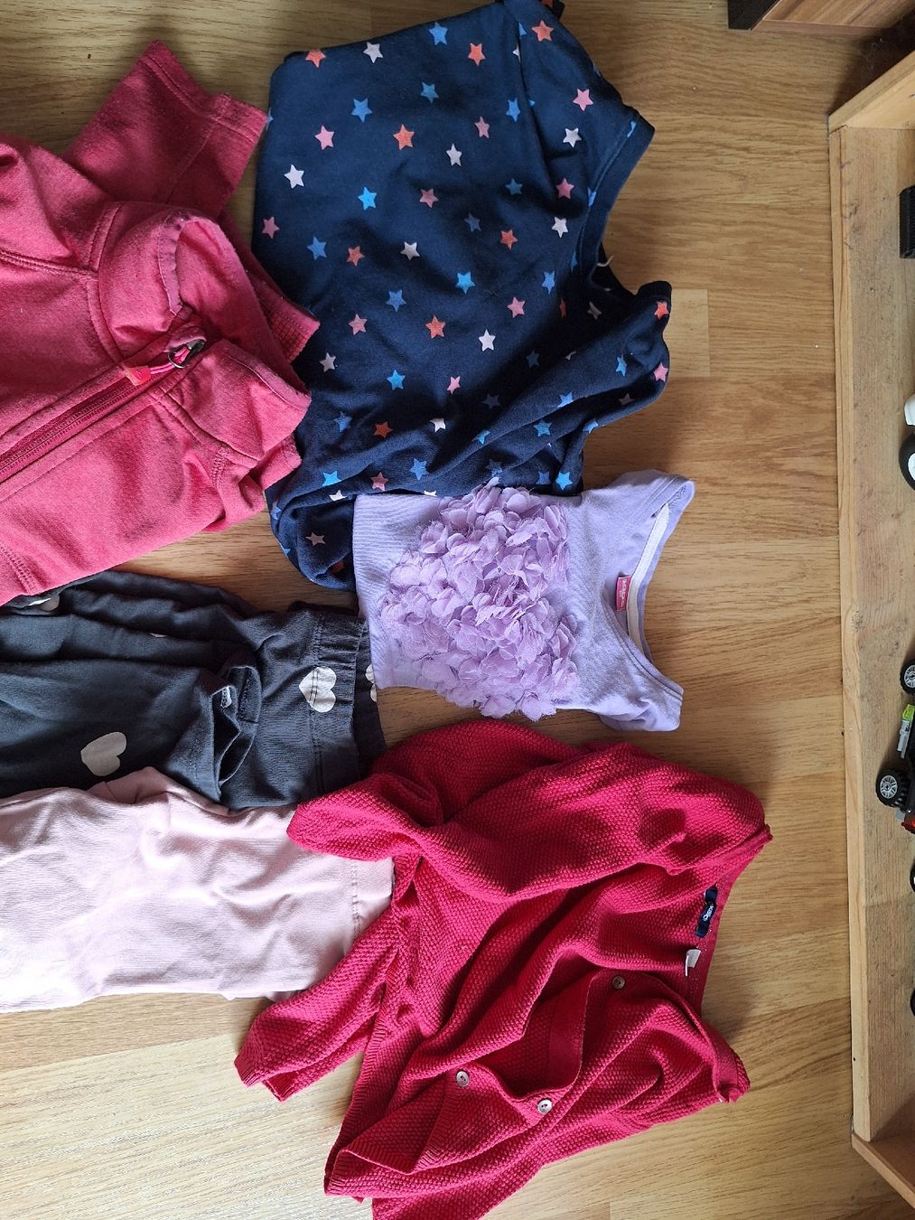 Lotti & Set di vestiti: Kleiderpaket Mädchen Gr. 128 – Usato da Stettlen venduto da CySpocy 1