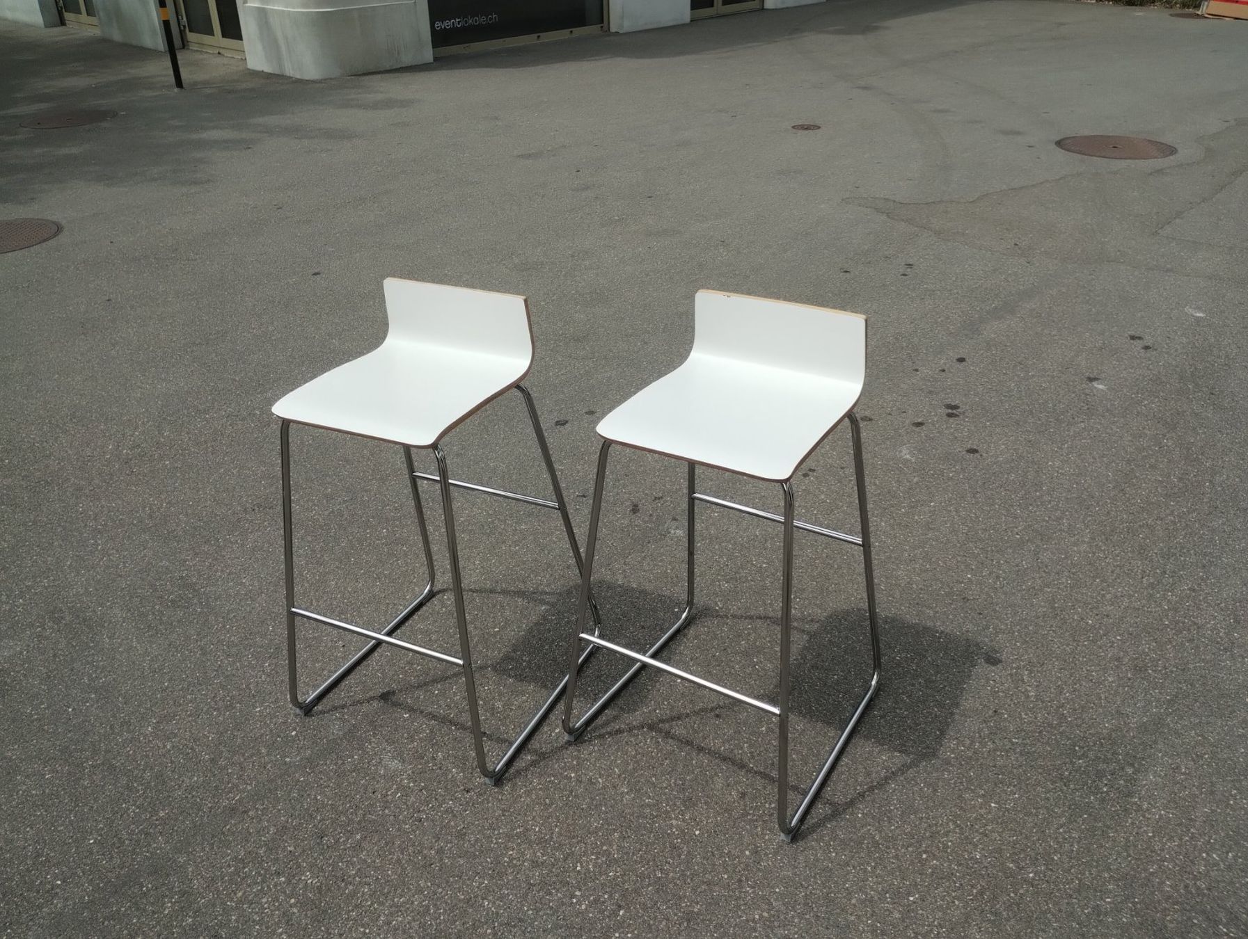 Ikea Sgabelli: Sebastian Barhocker weiss – Usato da Zürich venduto da danihell