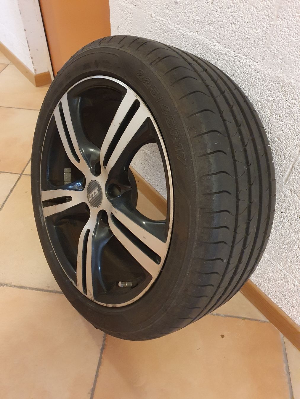 Pneus & Kompletträder: Urgent 4 roues complètes été / 225/45 R17 – Gebraucht aus Signy von fra_r56r 1