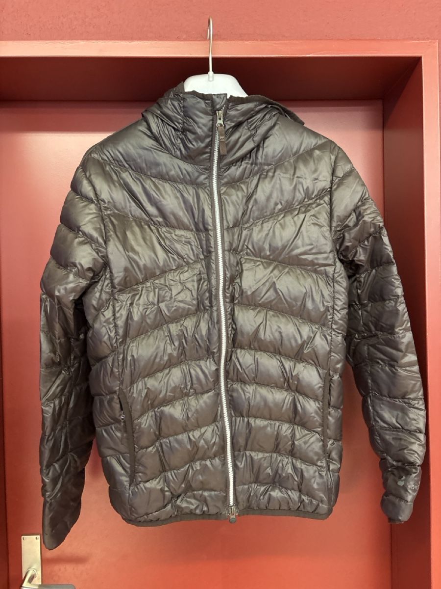 Mountain Force Vestes: Mountain Force Daunenjacke Gr. 48 – D'occasion à Steffisburg par nikita009