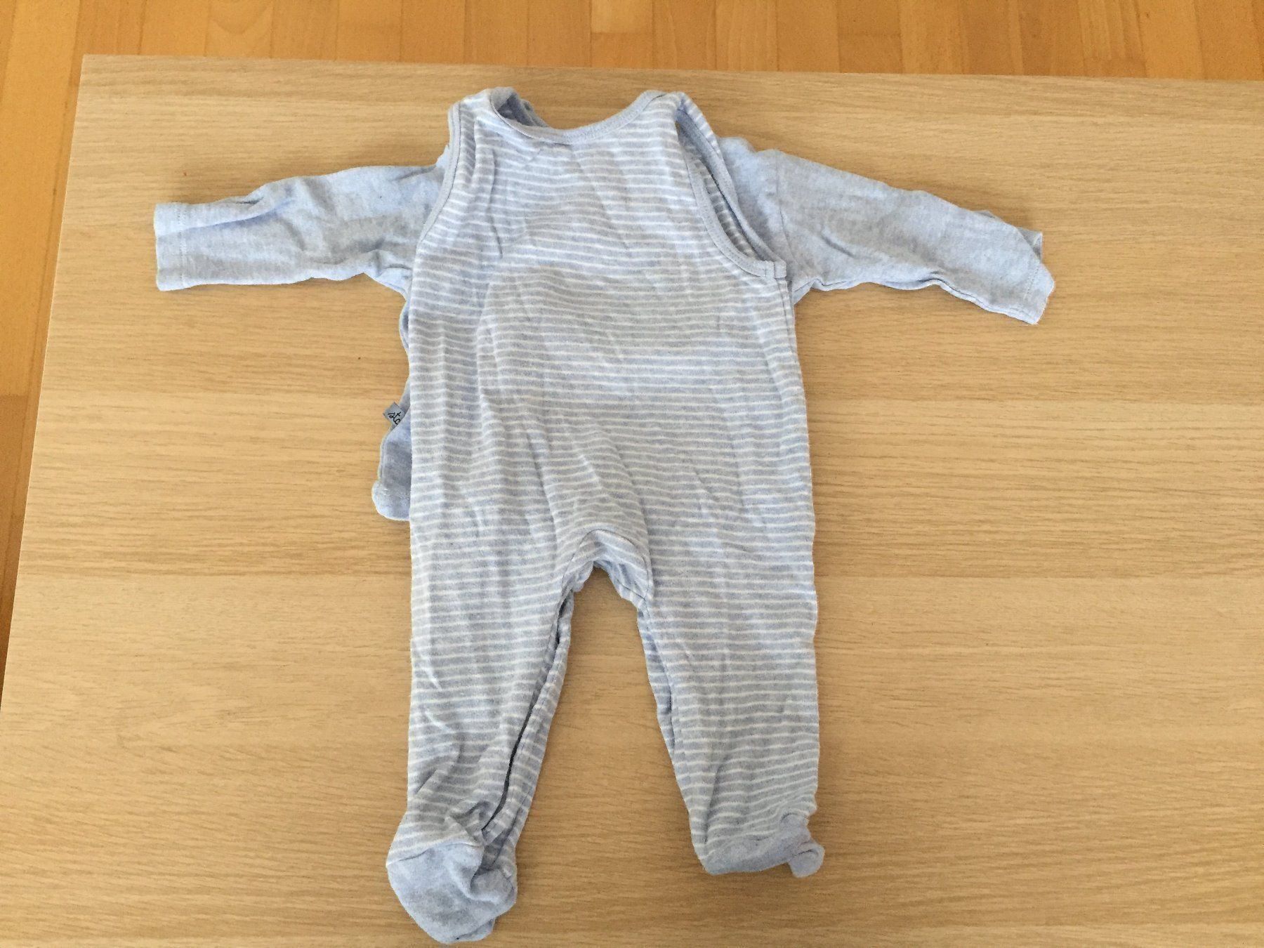 Lotti di vestiti: Zweiteiler Strampler + T-Shirt langarm – Usato da Muttenz venduto da Juvenile33 1