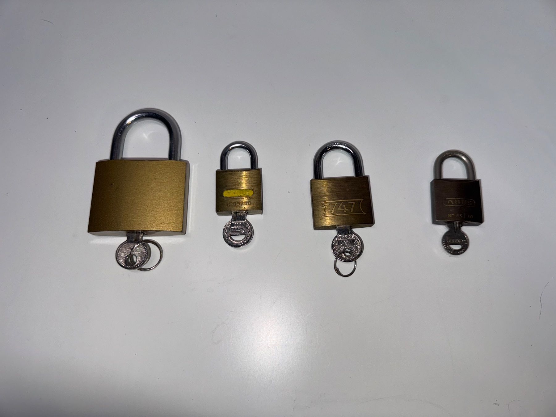 Lucchetti: 4 Schlösser mit Schlüssel – Usato da Grosswangen venduto da Second_hand_paradise