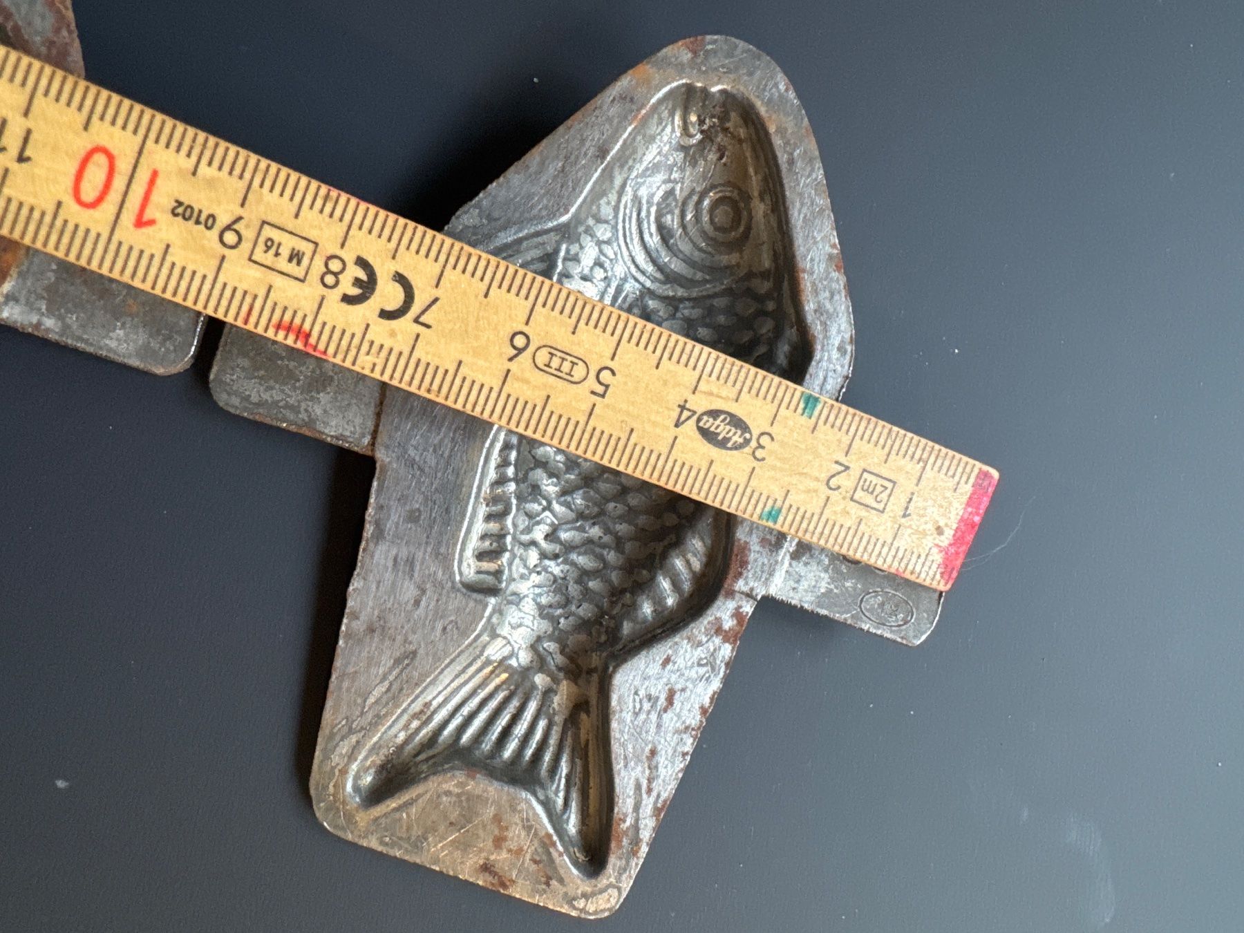 Teglie da forno: Moule chocolat schokoladenform poisson 8cm – Usato da Lajoux JU venduto da Briard0 3
