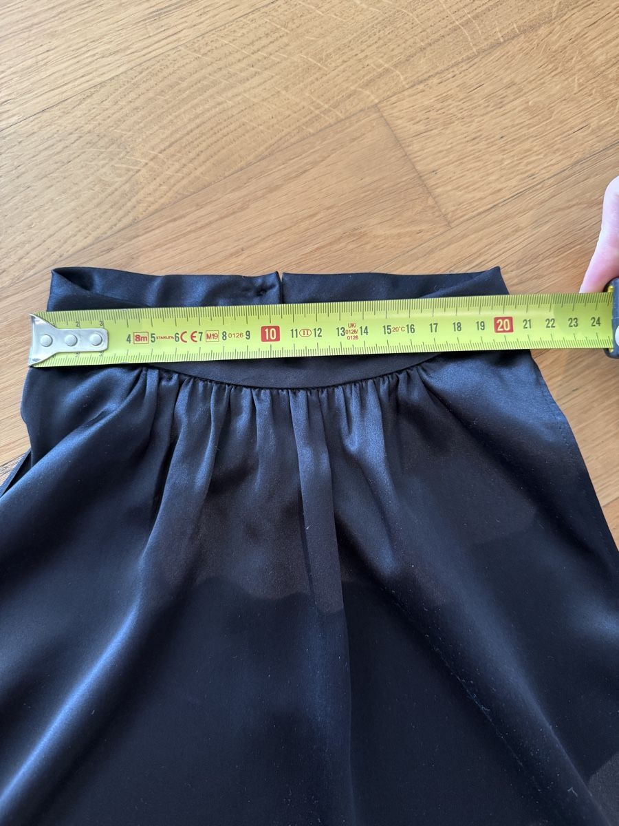 Top: Quince Black Silk Halter Top XS  – Nuovo (secondo la descrizione) da Kilchberg venduto da anloufra 5