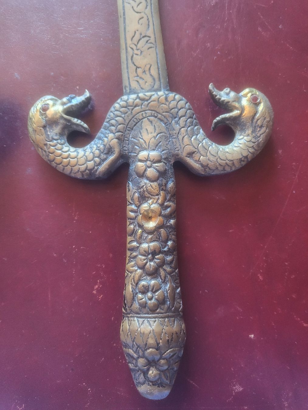 Tutte le decorazioni: 2 dekorative Schwerte aus Messing mit Gravur – Usato da Untersiggenthal venduto da vonberner 6