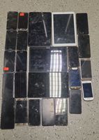 Konvolut Smartphones und Tablets defekt