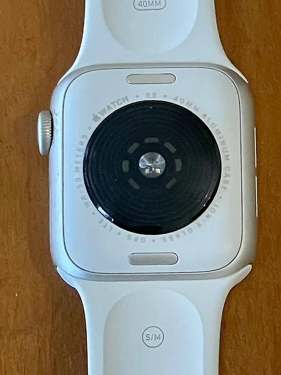 Apple Smartwatch: Apple Watch SE – Nuovo (secondo la descrizione) da Zürich venduto da sharky39 2