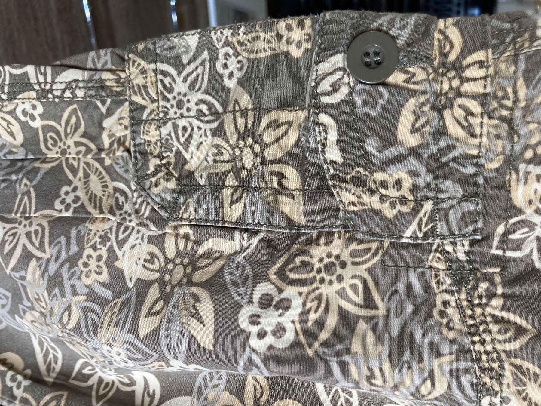 C&A Pantaloni: Caprihose  gemustert, Mädchen Gr. 134, – Usato da Meggen venduto da tulipe21 1