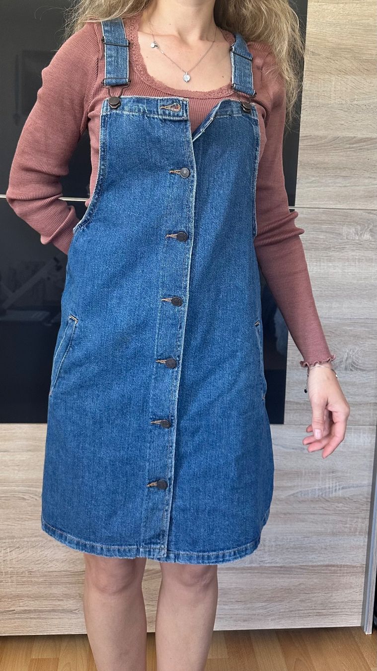 Pull&Bear Jeans: Salopette en jean Pull&Bear taille M - look tendance! – Usato da Vuippens venduto da ale_6gkb 3