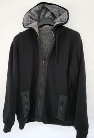 Jacke Schwarz mit Futter Grösse 52/54