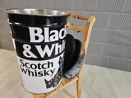 Black & White Whisky Sitzeimer 1990 Italy Blecheimer-Kissen
