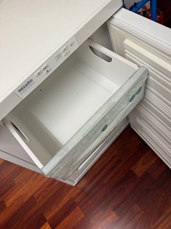 Miele Congélateurs: Small Miele freezer – D'occasion à Binningen par ferschdenix 2