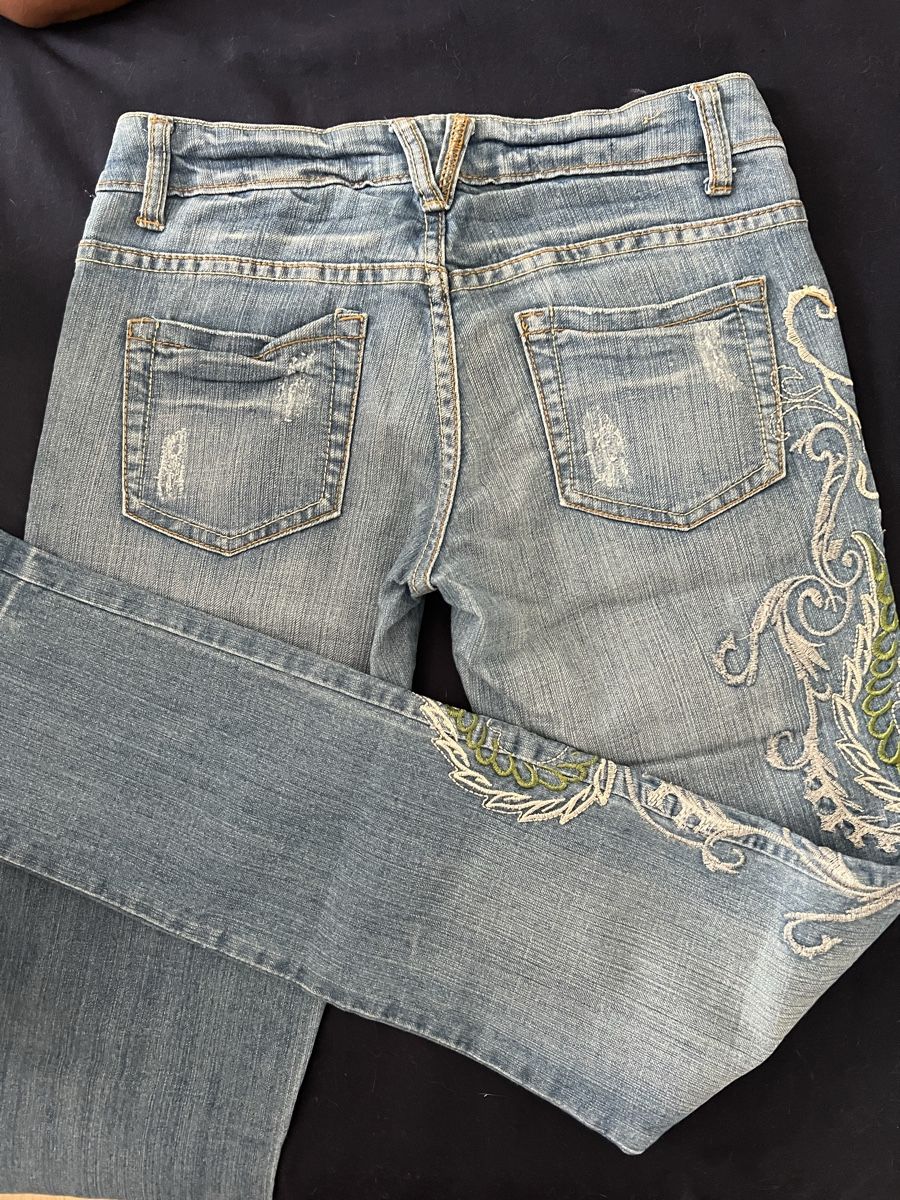 Jeans: Jean bleu clair brodé, taille 36 – Usato da Ropraz venduto da Angy.ruiz 1
