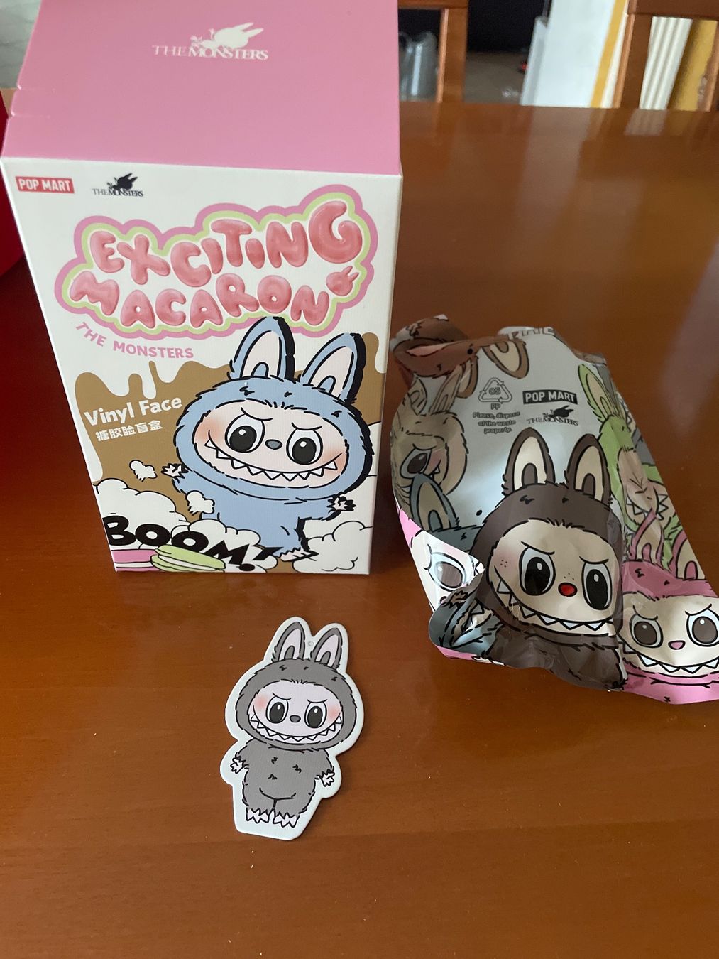 Pop Mart Figuren: Original Labubu Macaron Boom Sesame Bean – Neu und originalverpackt aus Bergdietikon von antovale