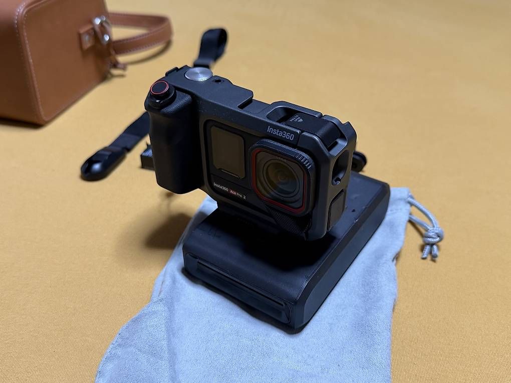 Action Cam: Insta360 Ace Pro 2 Flash Print Bundle – Usato da Dottikon venduto da velkichrigi