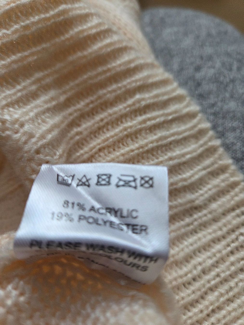 Lotti di vestiti: Pullover Paket - Verschiedene Farben & Marken, Gr. M&L – Usato da Abtwil AG venduto da MaVo.0710 9