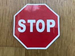 STOP Aufkleber – Stoppschild, achteckig, rot/weiss