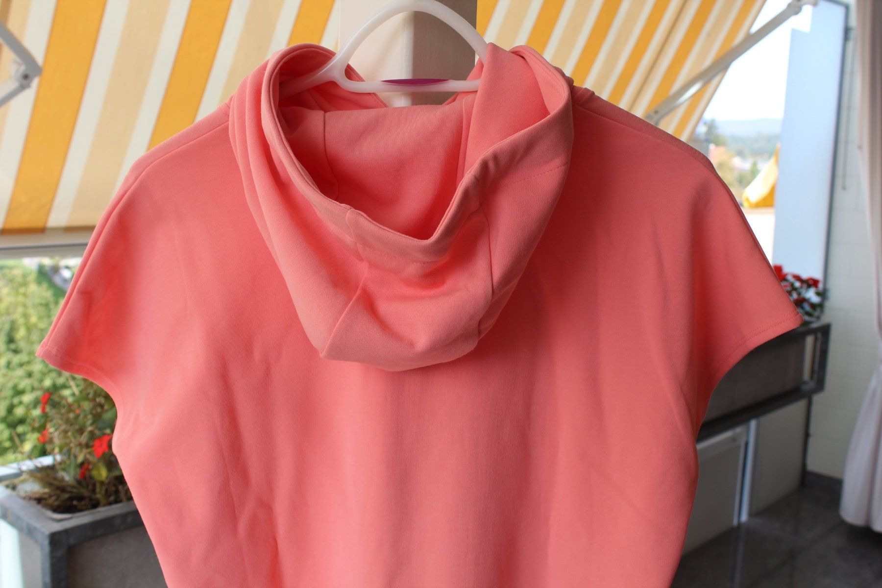Maglioni & Felpe: Kapuzenpulli exkl. LUHTA Damen Gr. S  orange-hellrot – Usato da Oberentfelden venduto da leumar 3