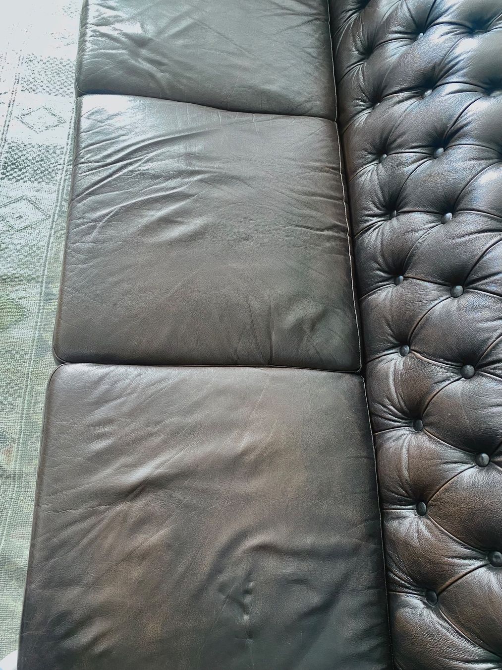 Sofas: Chesterfield Sofa (Rindsleder) – Gebraucht aus Thayngen von siggelektroplanung 1