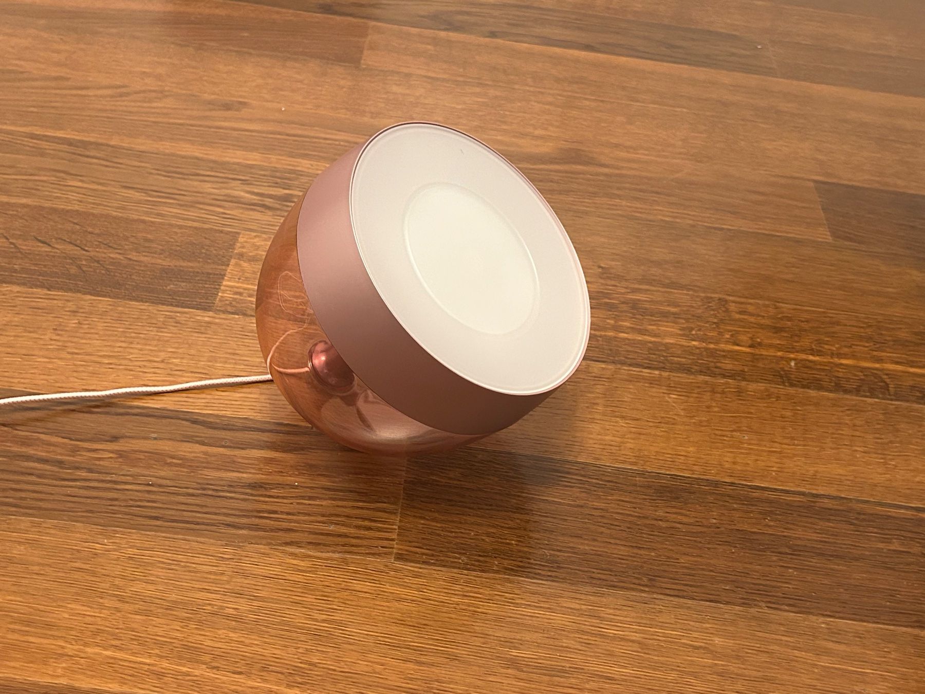 Philips Lampes: Phillips Hue Iris in Pink – D'occasion à Wettswil par ene_8wkc