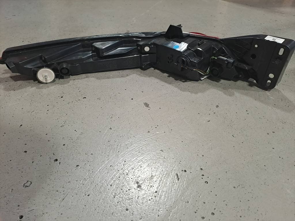 Jaguar Tutti pezzi di ricambio auto: Schlusslicht zu Jaguar F-Type – Usato da Reichenburg venduto da T864RX 1