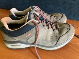Lowa Wanderschuhe 40